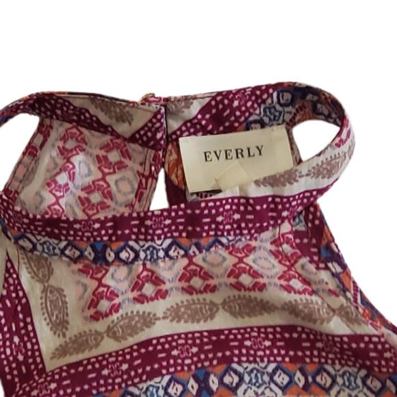 Everly Bohemian Cold Shoulder Crop Bell Sleeve Halter Top Small - Picture 4 of 9